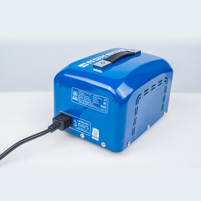 H&ouml;geffektiv industriell kvalitet 5000VA ren koppar steg-down transformator, den globala sp&auml;nningsanpassningsexperten, f&ouml;r att uppn&aring; 220V till 110V/100V stabil sp&auml;nnings&ouml;verf&ouml;ring