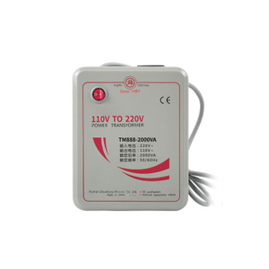 Le convertisseur de tension 2000W change avec précision de 110 à 220 volts, garantissant que les appareils européens sont utilisés aux États-Unis